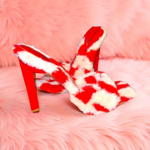 🩷 FASHION NOVA Red Pink Faux Fur Slip on Stiletto Mules High Heels Size 8 - Picture 1 of 11